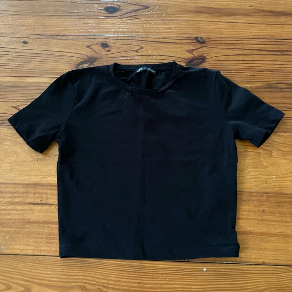 NWOT Zara Black Crop Tee